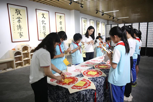 1、長沙市雨花區(qū)校園清廉家風館開館。受訪單位供圖