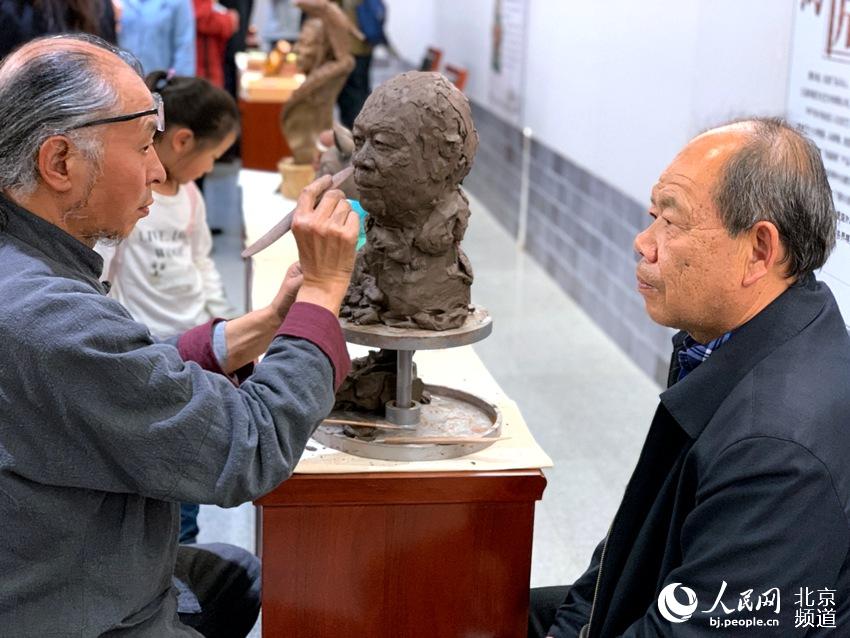 “魅力非遺，情系京西”北京地區(qū)非遺表演創(chuàng)作展開幕。人民網(wǎng) 孟竹 攝