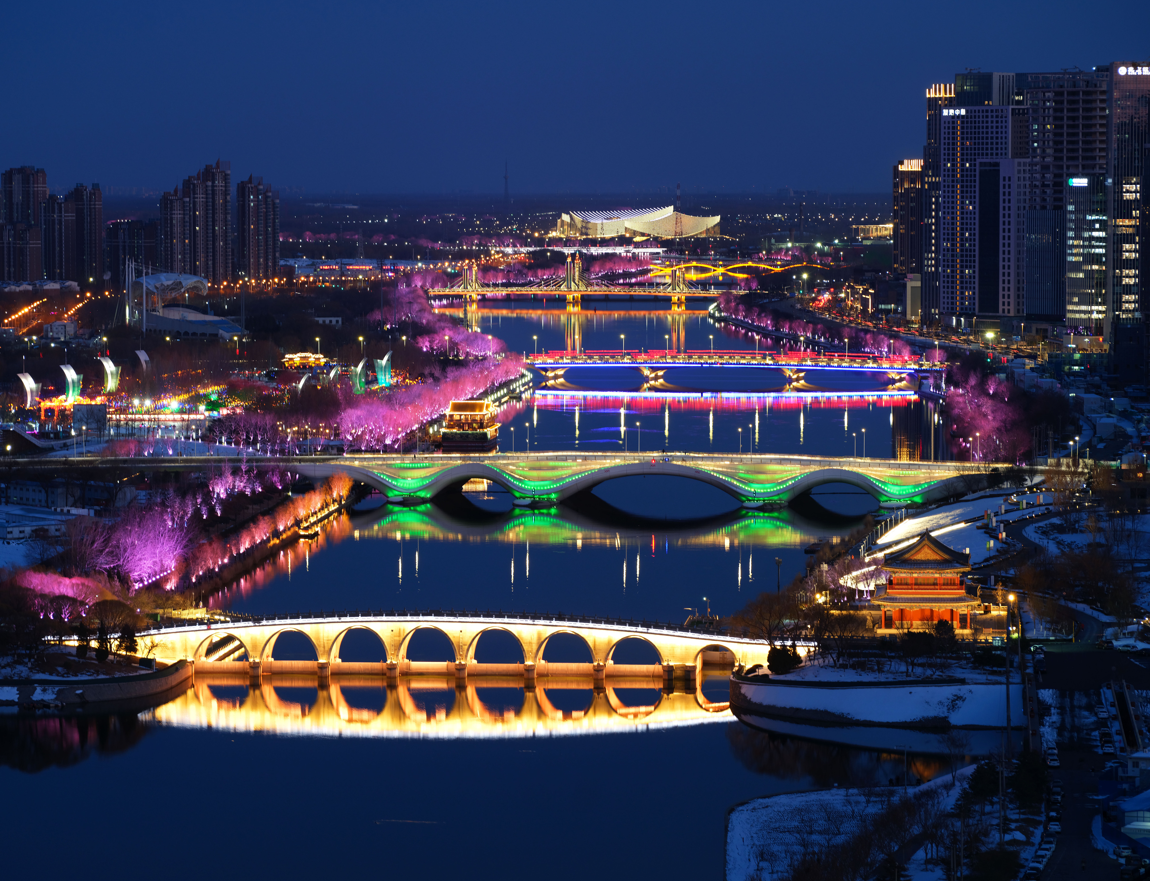 2024年2月22日，京杭大運河北京通州段夜景。