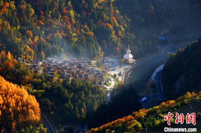 四川黑水縣：村落躍升成景區(qū)村民吃上“旅游飯”