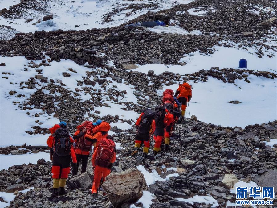 （2020珠峰高程測量）（1）2020珠峰高程測量登山隊沖頂組再出發(fā)