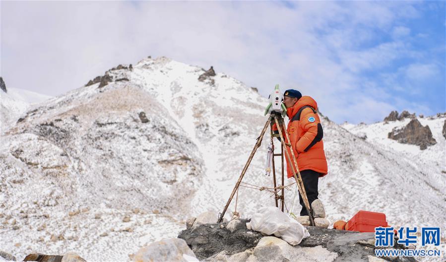 （2020珠峰高程測量）（4）自然資源部第一大地測量隊(duì)對珠峰峰頂進(jìn)行交會觀測