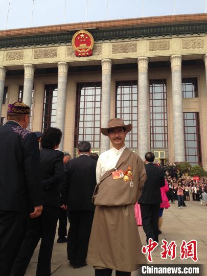 圖為2016年，尼瑪扎西出席全國(guó)政協(xié)會(huì)議(資料圖)。西藏農(nóng)科院 供圖