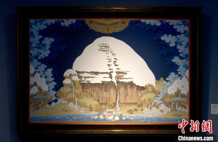 圖為5月16日，展覽中新創(chuàng)唐卡作品《岡底斯山》?！±盍?攝